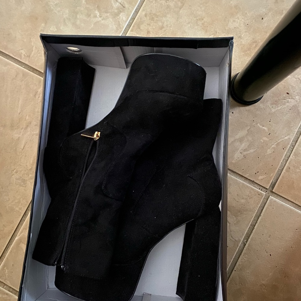 Black Liliana Platform Boots